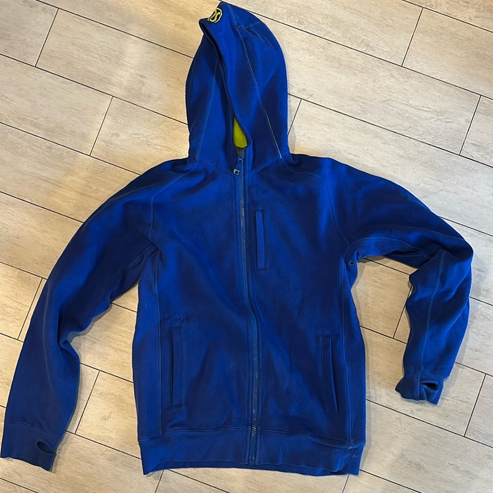 Lululemon men’s large hooded large sweatshirt